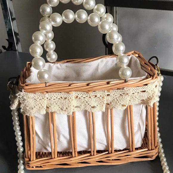 🌸Gorgeous Rare Pearl mini Bag🌼 - Picture 3 of 8